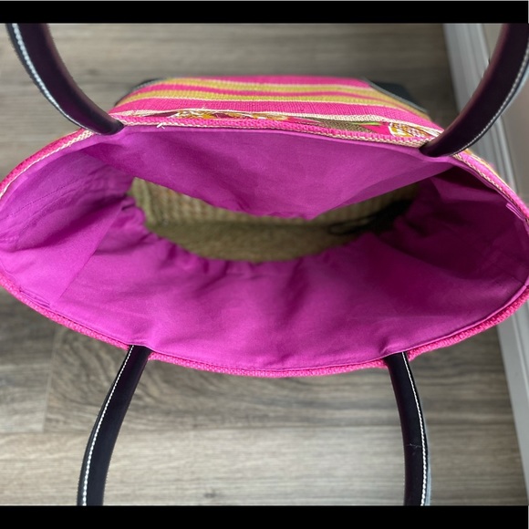 Woven Handbag - Picture 3 of 4